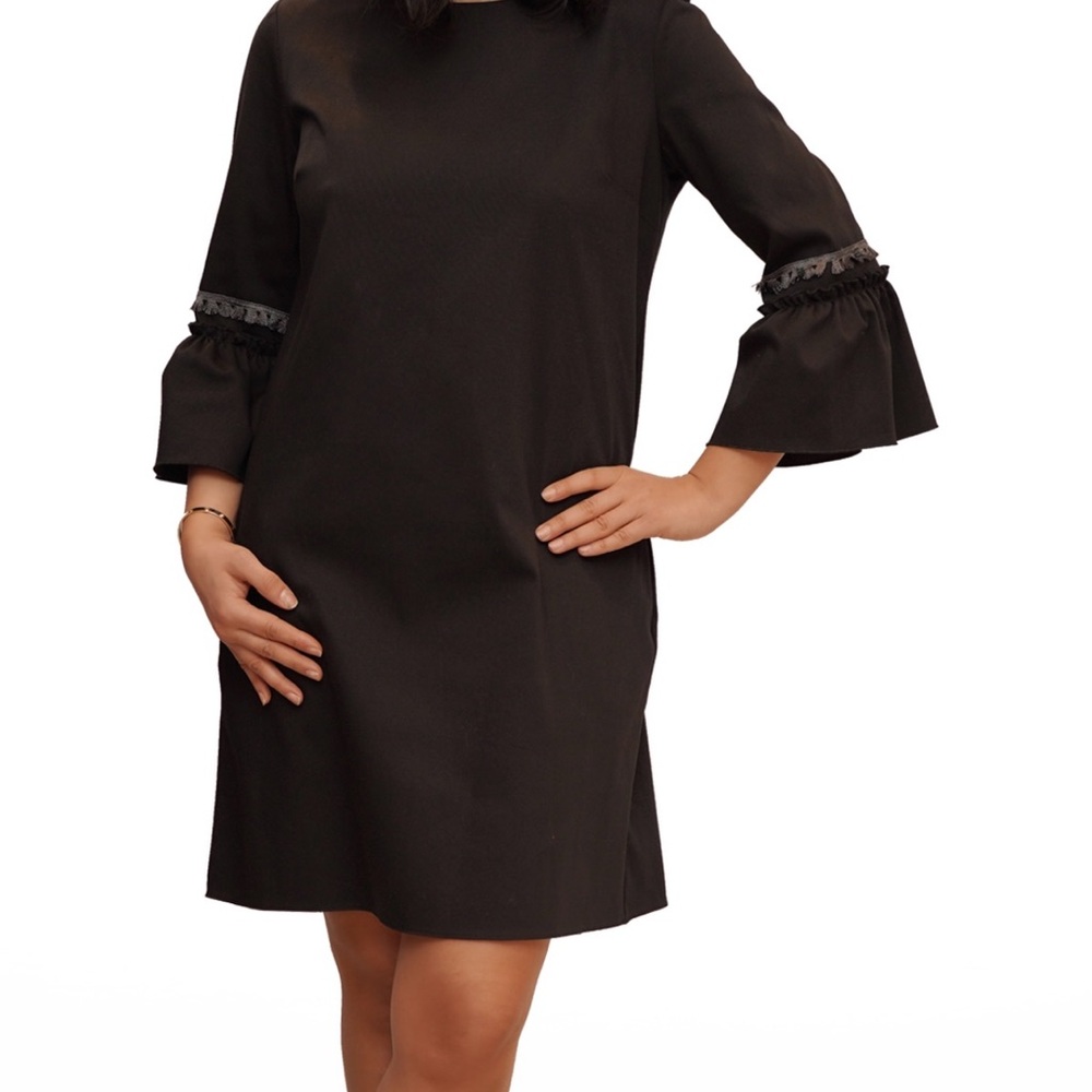 Kiwi Elegant Black Dress with Bell Sleeves – Size 36 (Small/Medium)4/6